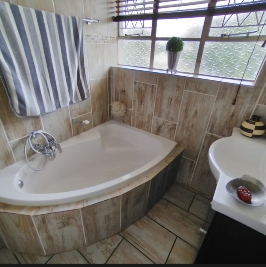 4 Bedroom Property for Sale in Christiana North West